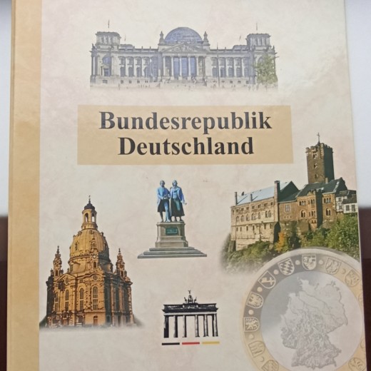 Albumas su Vokietijos žemių medaliais.