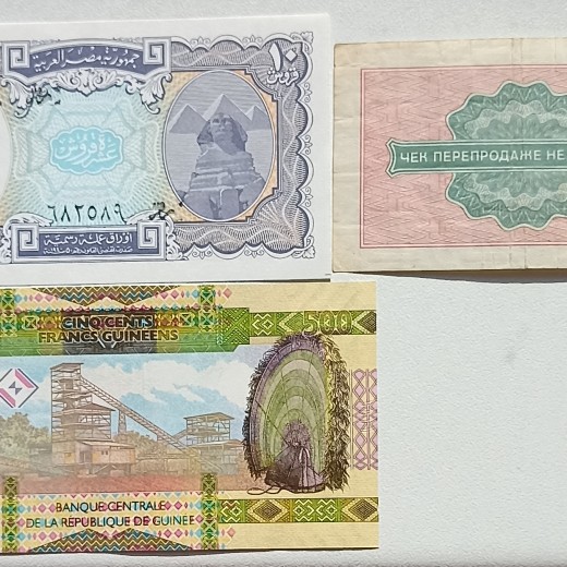 Banknotai. 3 vienetai. Banknotai. 3 vienetai.