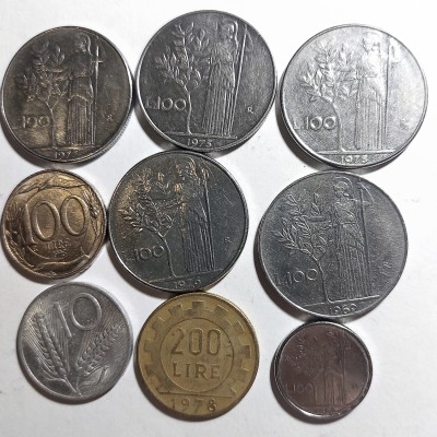 ITALIJA SKIRTINGŲ LAIKOTARPIŲ MONETŲ LOTAS