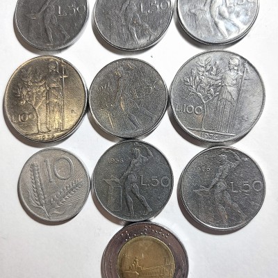 ITALIJA SKIRTINGŲ LAIKOTARPIŲ MONETŲ LOTAS