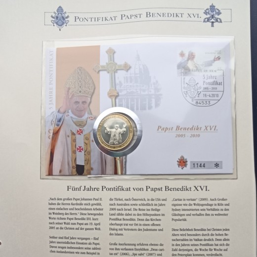 Popiežiaus Benedikto XVI medalių laiškai.