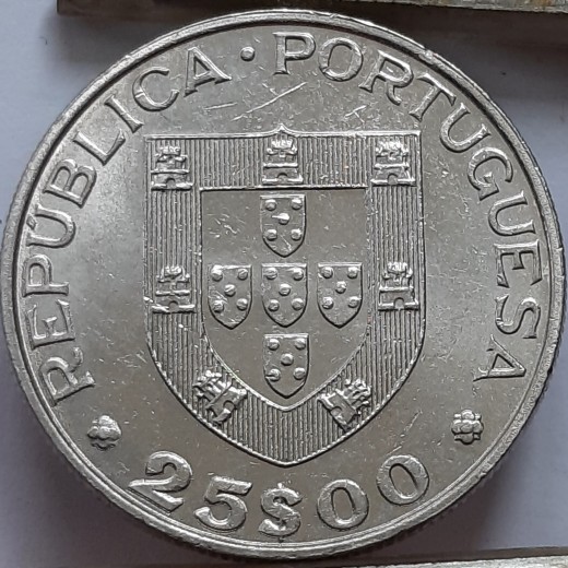 Portugalija 25 Eskudai 1986 KM#635 Proginė (B59) Portugalija 25 Eskudai 1986 KM#635 Proginė (B59)