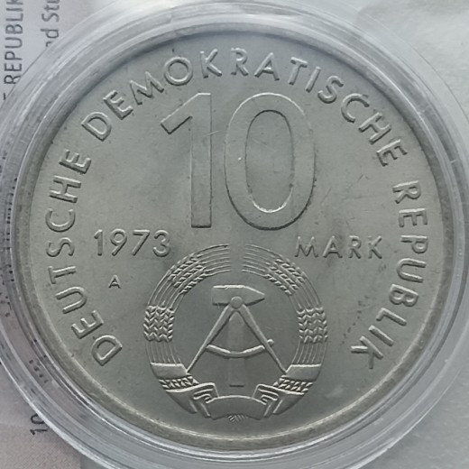 Vokietija. 10 markių 1973 m. Moneta nepradarytoje pakuotėje su sertifikatu. Vokietija. 10 markių 1973 m. Moneta nepradarytoje pakuotėje su sertifikatu.
